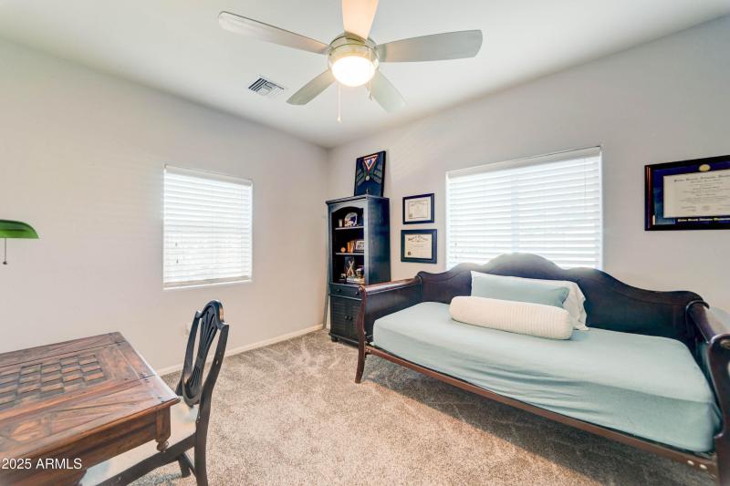 4001 E Indianola Ave-27