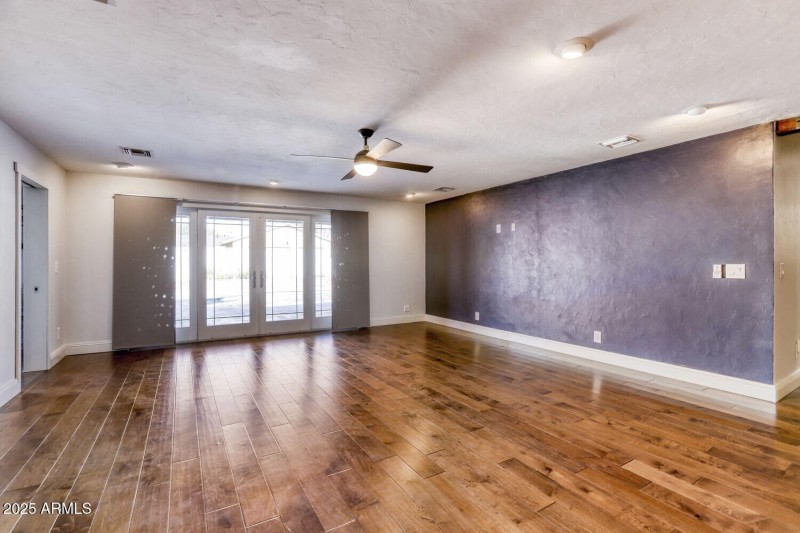 2548 E Turney Ave - Web Quality - 001 -