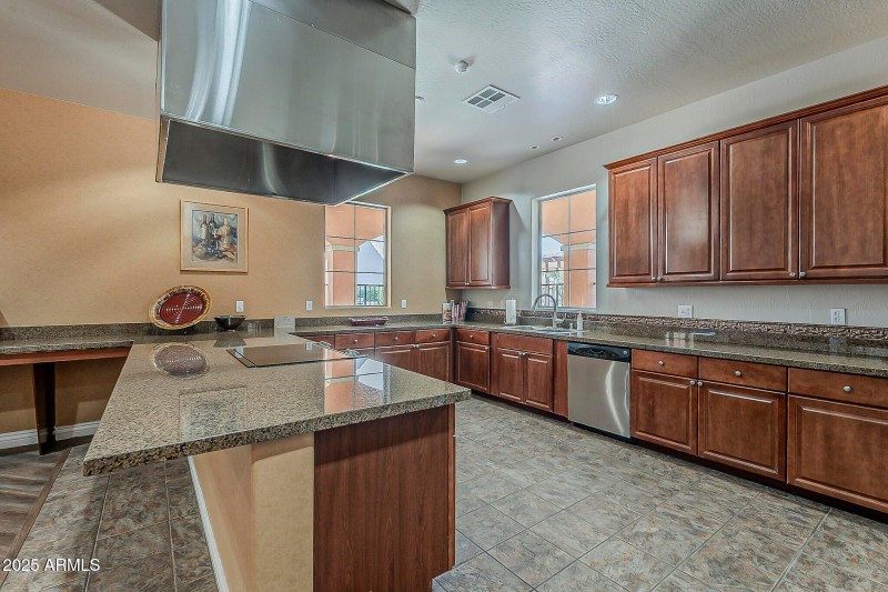 20251005165145624660000000-o