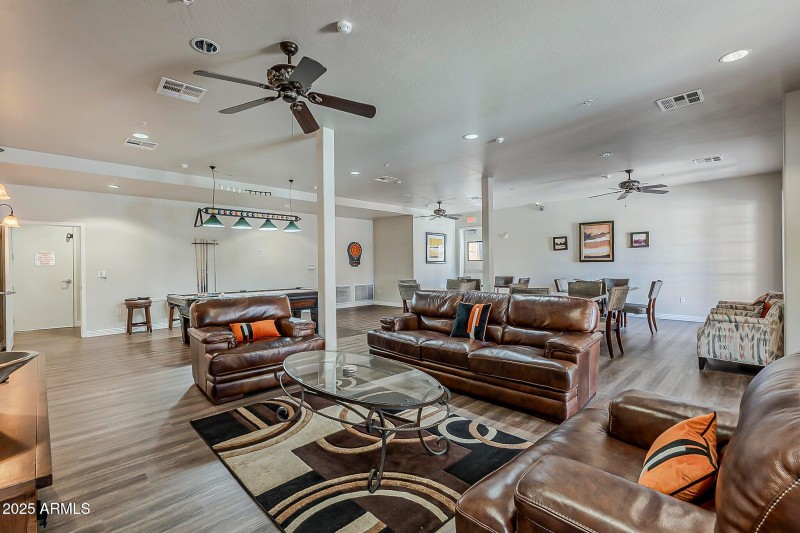 20251005165148063157000000-o