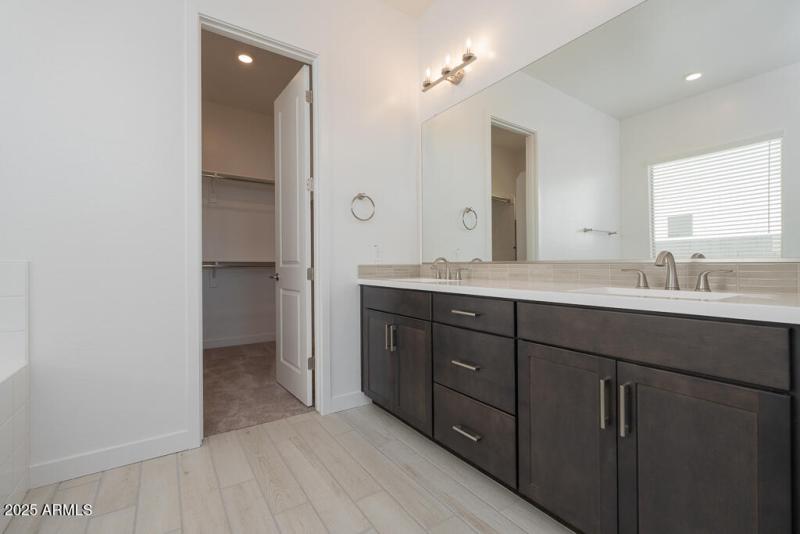 Tri Pointe Soleo 512 - Primary Bathroom