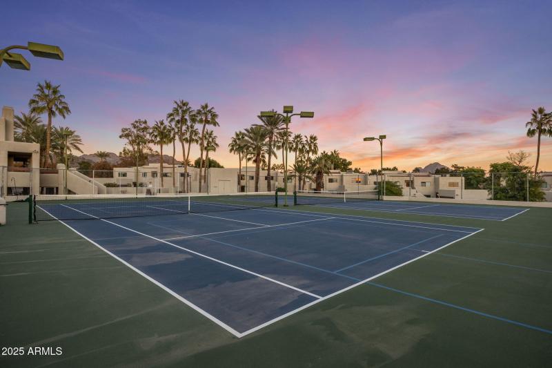 Pickleball/Tennis Courts
