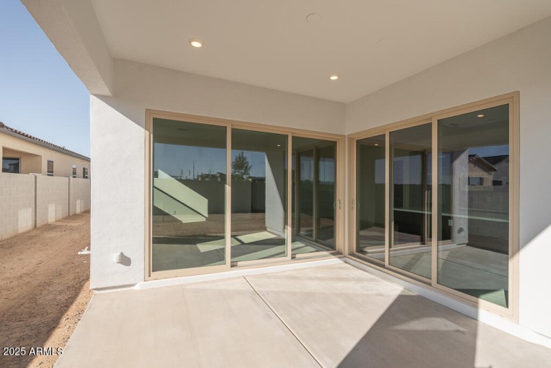 Tri Pointe Soleo 400 - Covered Outdoor L