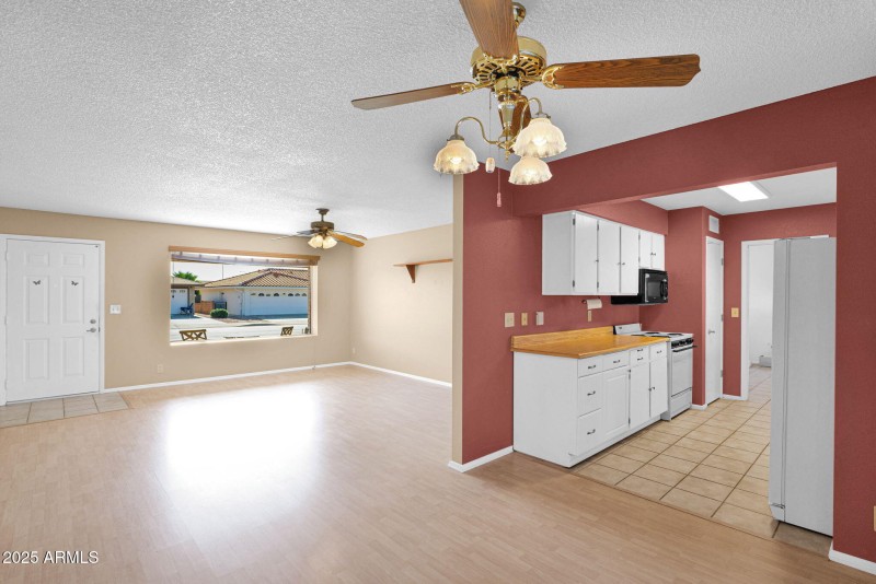 Great Room & Kitchen Entry