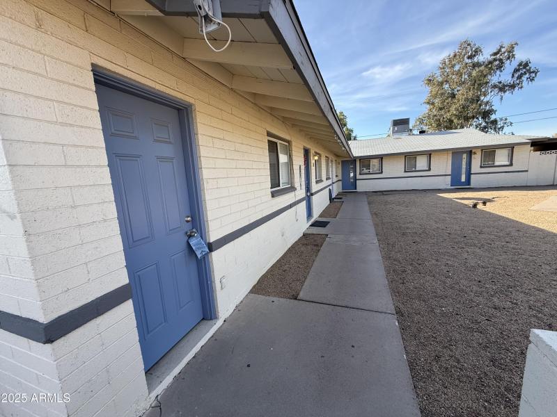 4 Units w/ Storage Unit