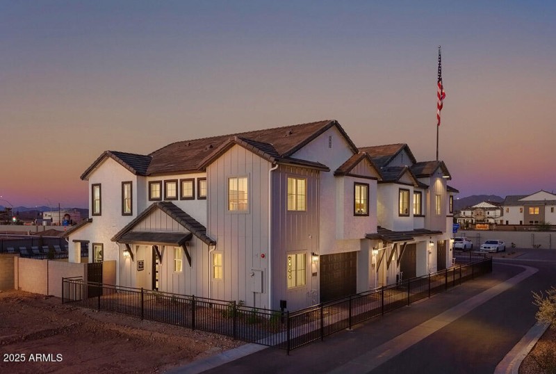 The_Lofts_at_Pioneer_Village_02