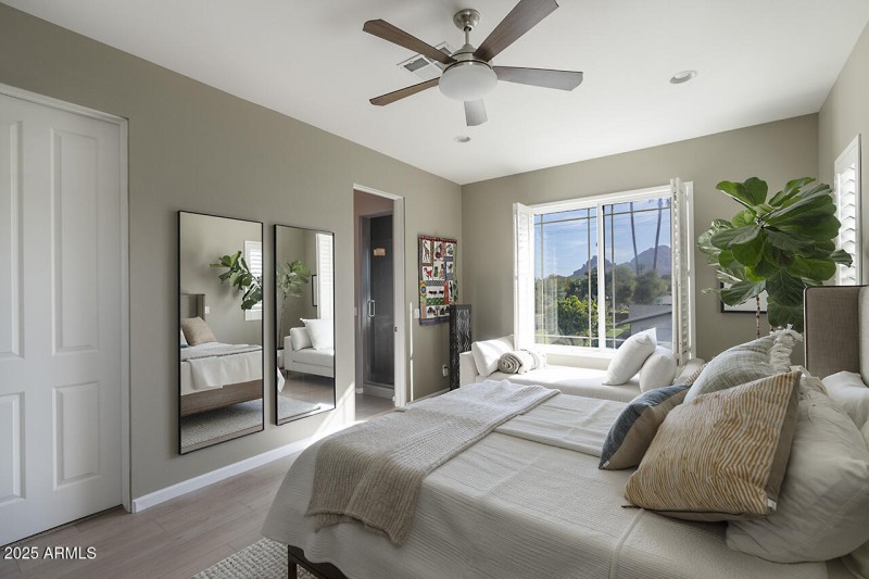 Guest bedroom with full bed