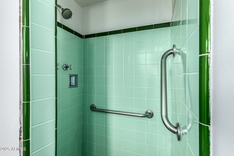 2221 N 71st St Primary Bath