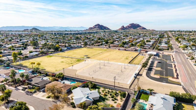 Community Park @ Oak & 68th St