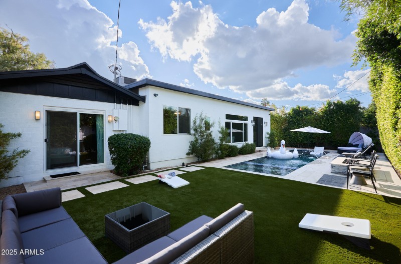 PropertyImageCo_8620EPlazaAve_WEB_1