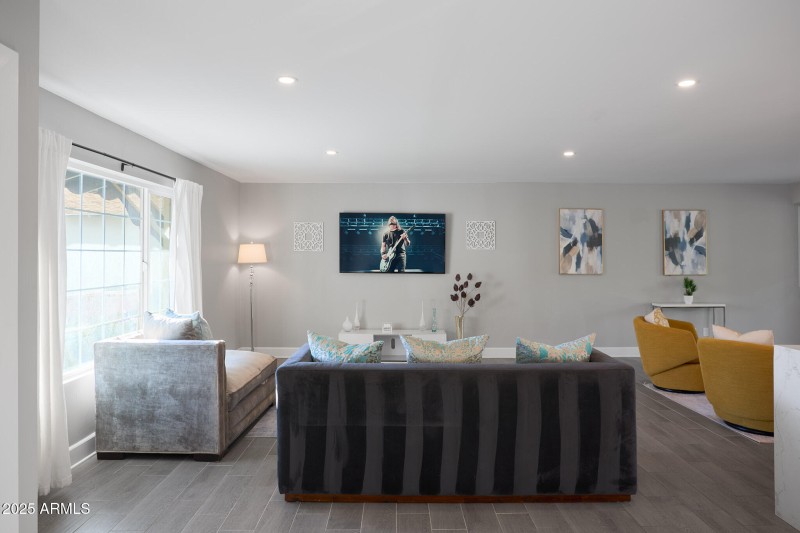 PropertyImageCo_8620EPlazaAve_WEB_4