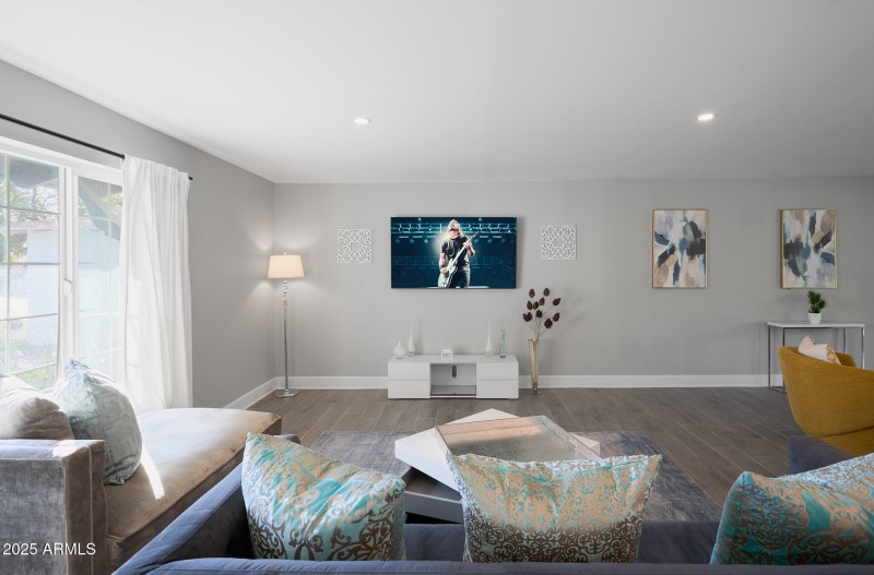 PropertyImageCo_8620EPlazaAve_WEB_5