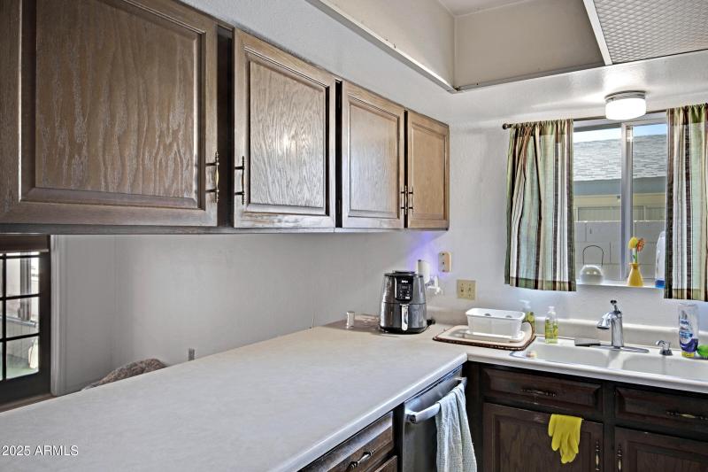 3673 S Roosevelt St-17