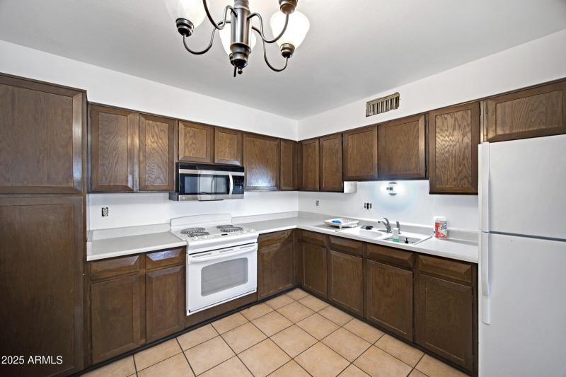 3673 S Roosevelt St-40