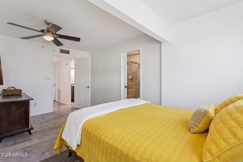 15-web-or-mls-110-w-missouri-ave-25