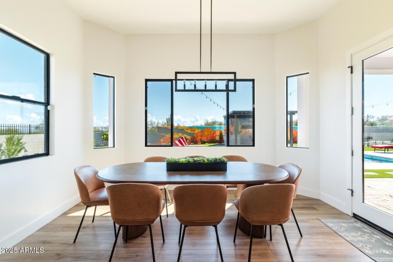 Eatin kitchen white walls