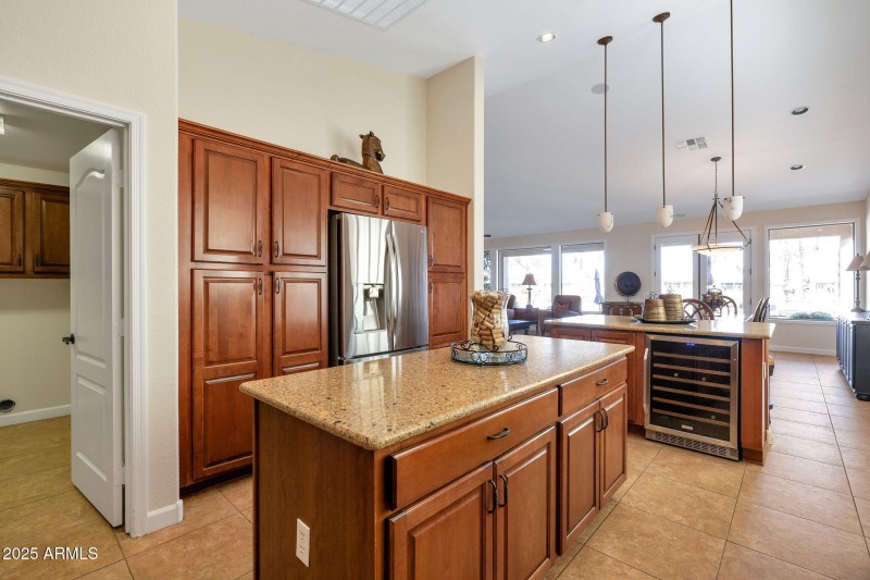 19-web-or-mls-Qp-2595