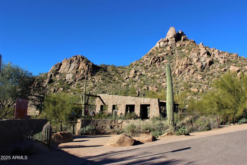 Fantastic hiking trails at nearby Pinnac