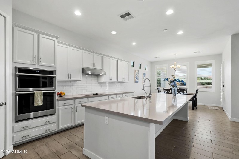 009__1294 E La Fortuna Ct