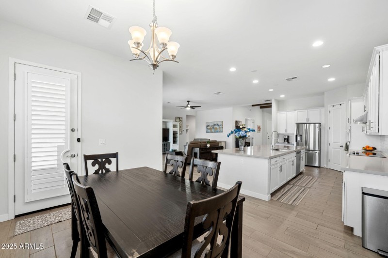 011__1294 E La Fortuna Ct