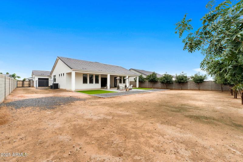 028__1294 E La Fortuna Ct