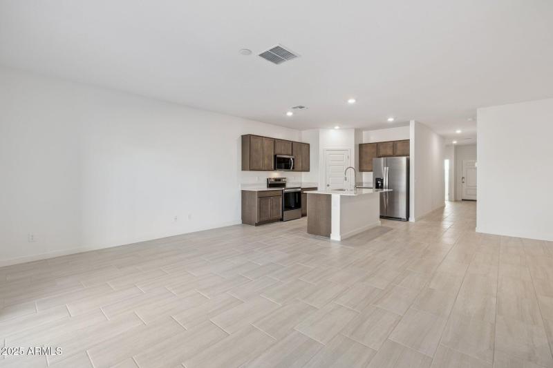 7-web-or-mls-23968-w-pima-st