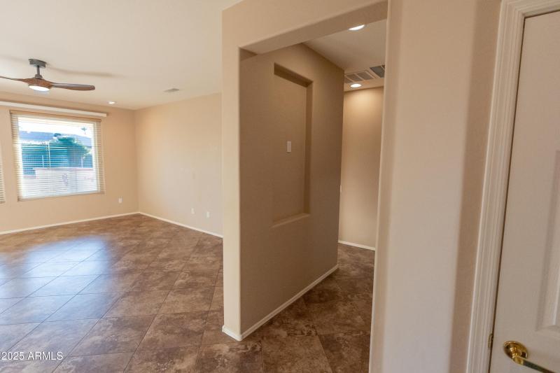 Entry to Master and Laundry2