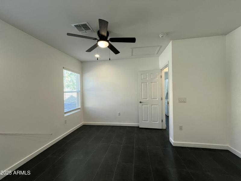 EBED4D5B-CF71-412E-8B6F-956B21836020