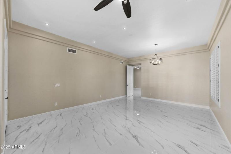 003__2225 W Olive Way