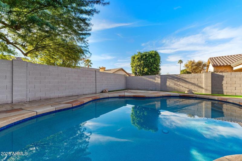 015__2225 W Olive Way