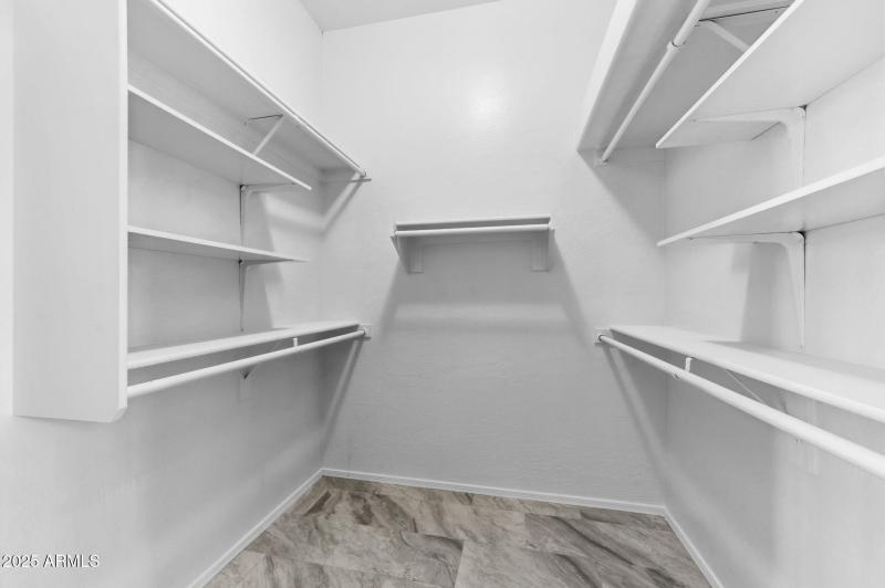 022__2225 W Olive Way