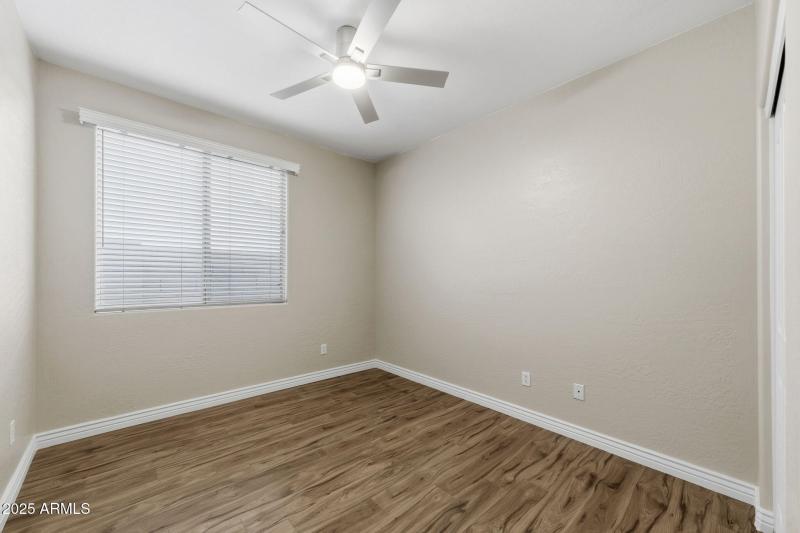 024__2225 W Olive Way