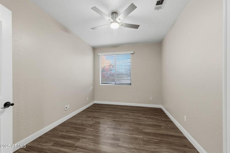 025__2225 W Olive Way