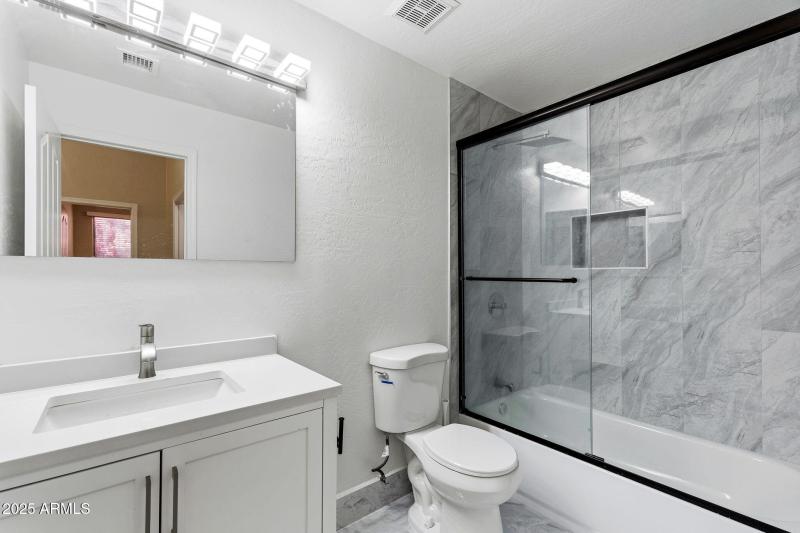 026__2225 W Olive Way