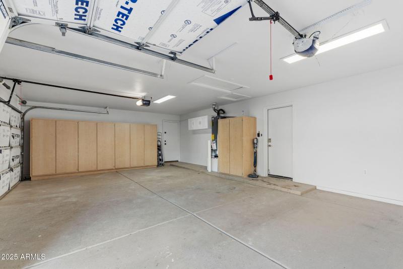 028__2225 W Olive Way