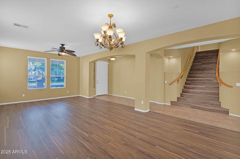 8-web-or-mls-P1404743