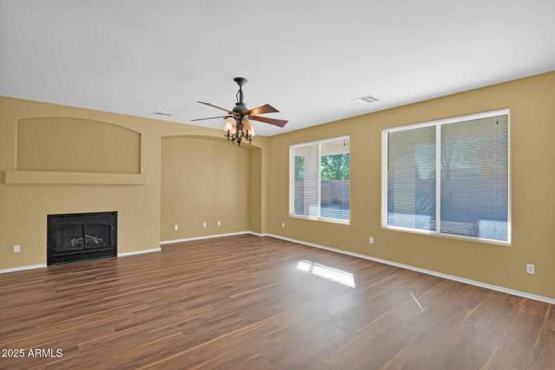 20-web-or-mls-P1404766