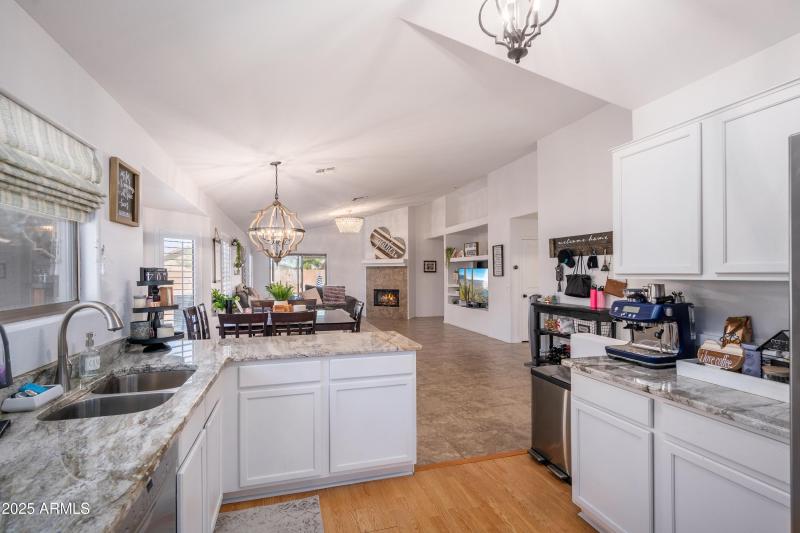 2246 E Soft Wind Dr (08)