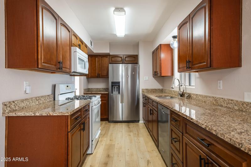 Matt-Cerchiai_2045-W-Sunnyside-Ave-13