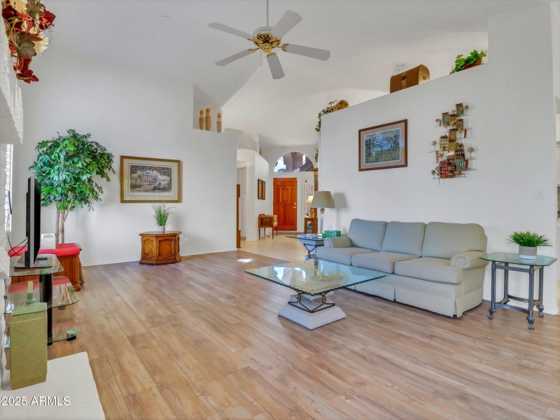 13-18764 N 89th Ln Lane-13dining table a