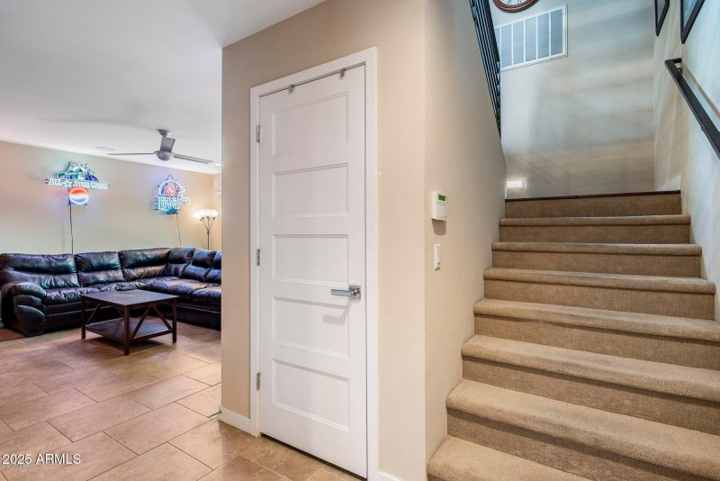 12-20200827170341242875000000-o-Flexroom