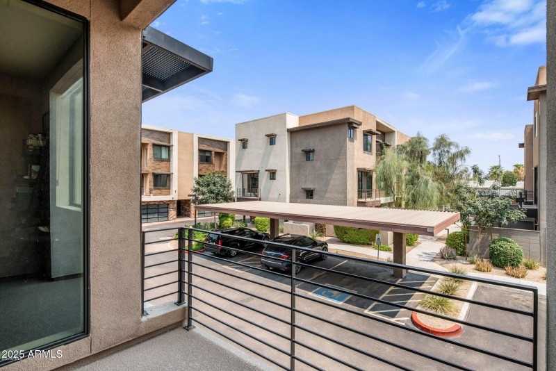 26-20200827170410783250000000-o-GuestBal