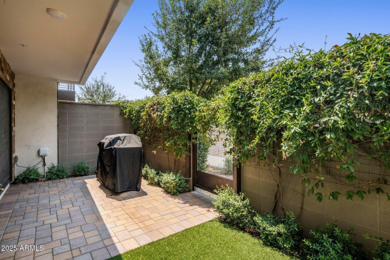 29-20200827170351665338000000-o-Patio2