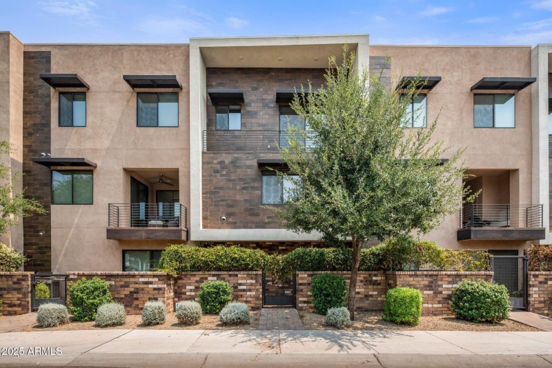 30-20200827170404268076000000-o-Exterior