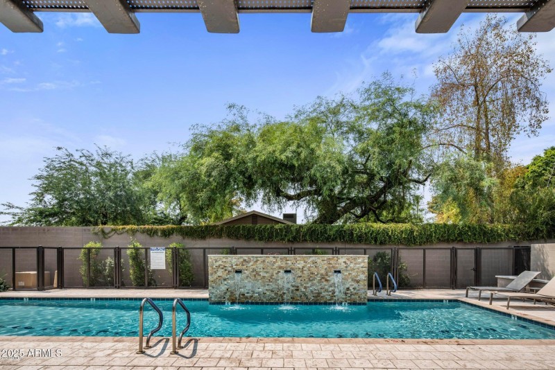 35-20200827170541192370000000-o-Communit