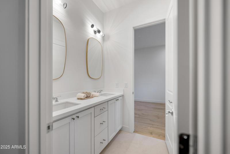 hummingbird_bedrooms8