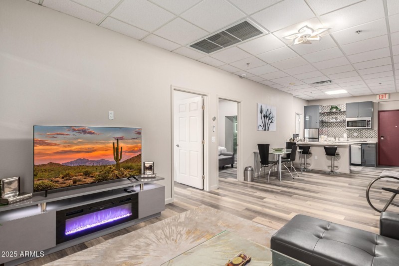 16 - Ave of the Fountains