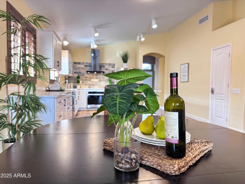 Breakfast room dining