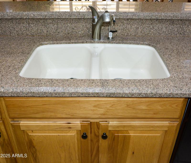 Great Features Kitchen Sink and Countert