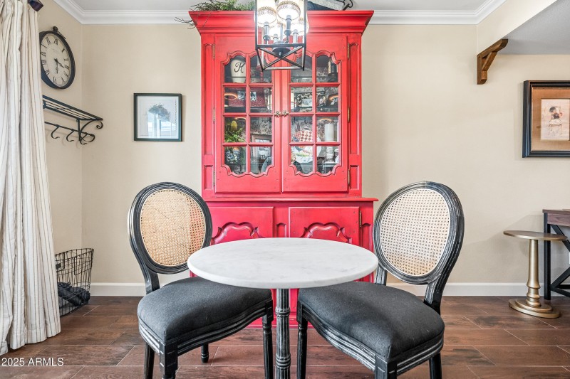 25-5972N83rdS-ocupix-